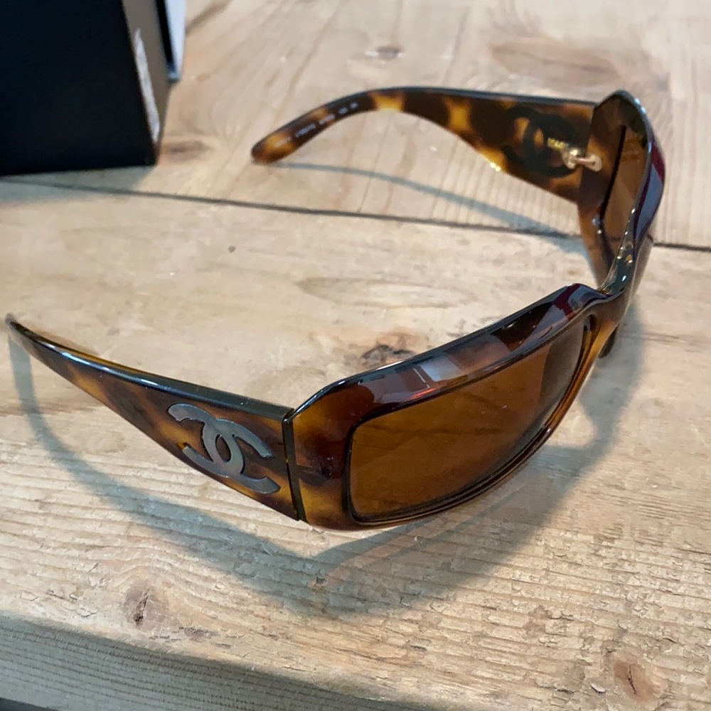Chanel vintage 2009 tortoise shell sunglasses